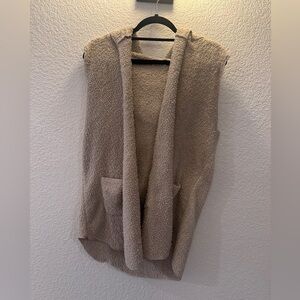 Michael Farrell Sherpa Hoodie Vest Small Beige Sleeveless Cozy Fuzzy Soft Warm